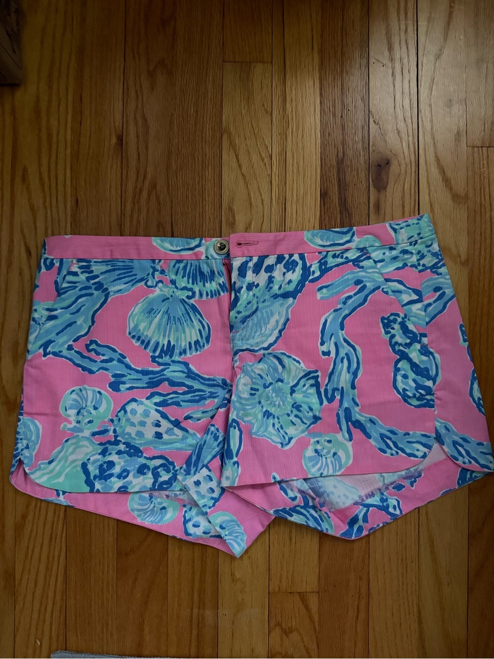 Pink Shell-Print Lilly Pulitzer Women’s Shorts size 8